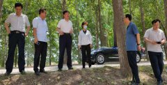 6月21日上午，市水利局黨組書(shū)記、局長(zhǎng)、二級(jí)巡視員任永勝，市水利局黨組成員、市位山灌區(qū)管理服務(wù)中心黨委書(shū)記、主任張?jiān)律?，市水利局黨組成員、副局長(zhǎng)、市河道工程管理服務(wù)中