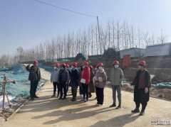 3月8日，在第112個國際婦女節(jié)來臨之日，聊城市水利工程總公司開展了慶三八主題活動，組織近20名女職工到在建項目工地潘屯橡膠壩參觀學習，了解水利工程建設流程，感悟水利工程人