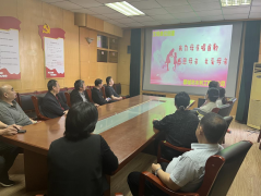 為了營造感恩母親、關(guān)愛母親、回報母親的良好氛圍，弘揚中華民族優(yōu)秀傳統(tǒng)文化，在母親節(jié)到來之際，聊城市水利工程總公司開展了 我為母親唱首歌活動。 活動現(xiàn)場，大家圍坐一團